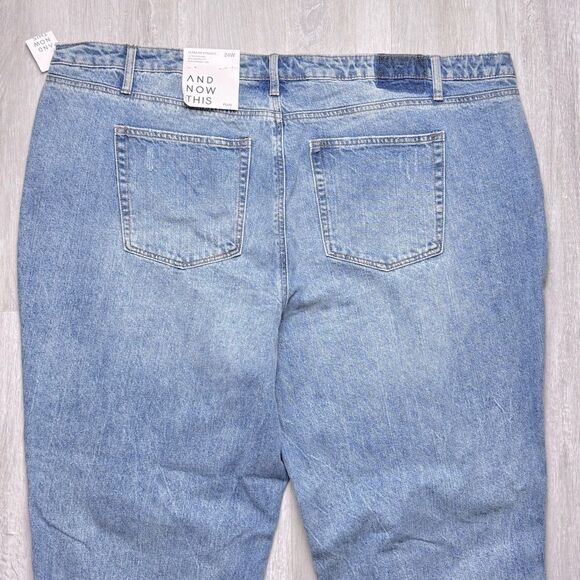 Woman's Plus Size NWT Distressed Straight Leg Jeans 24W - Picture 4 of 5